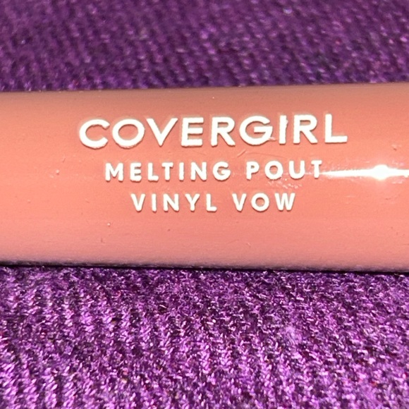 Bundle of 5  Alma Rimmel CoverGirl Mabelline New Worth $95 - Picture 4 of 6